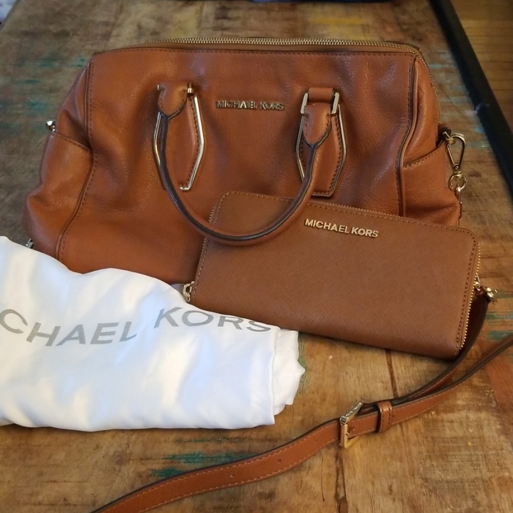 👜🤩Michael Kors Bag + Wallet set🤩👜